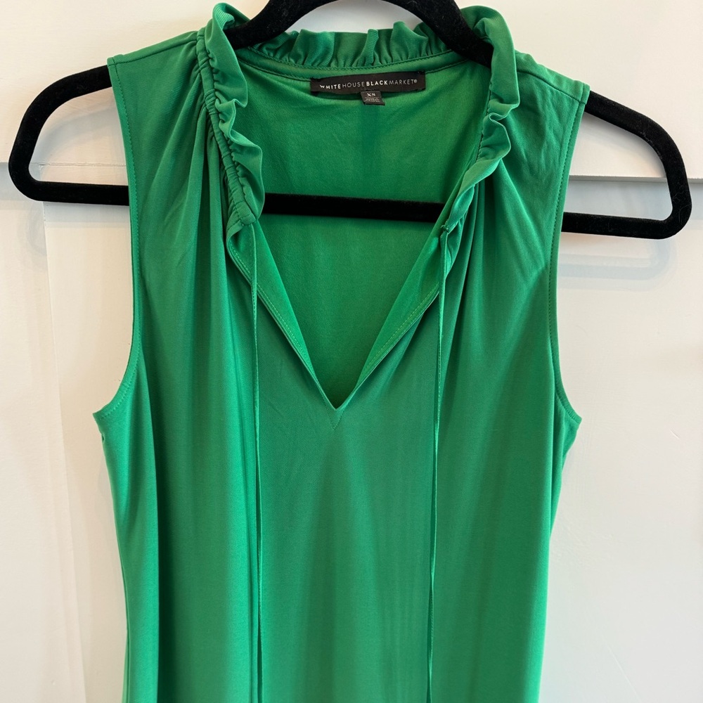 NWOT White House Black Market sleeveless top - size x-small green